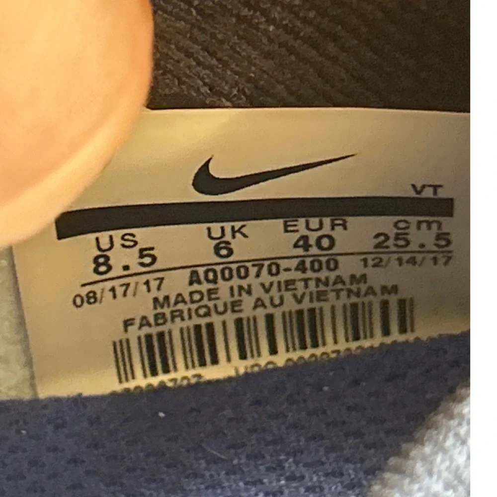 Nike Epic React Flyknit Women's 8.5 M 7 College Navy Blue Pink Yellow AQ0070-400